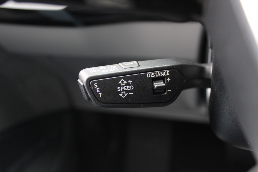 Audi e-tron e-tron 55 quattro advanced Pro Line Plus 95 kWh / SoH 93,7% / Panoramadak / 360Camera / Head-up / Leder / 21'' / Luchtvering / B&O / Softclose / Sportstoelen / Stoelverwarming / Dodehoek / DAB / ACC