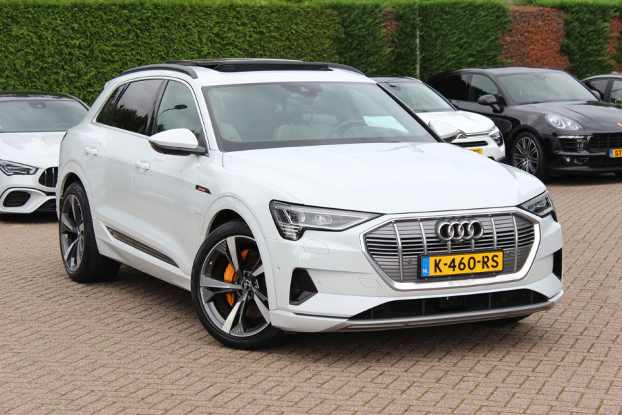 Audi e-tron e-tron 55 quattro advanced Pro Line Plus 95 kWh / SoH 93,7% / Panoramadak / 360Camera / Head-up / Leder / 21'' / Luchtvering / B&O / Softclose / Sportstoelen / Stoelverwarming / Dodehoek / DAB / ACC