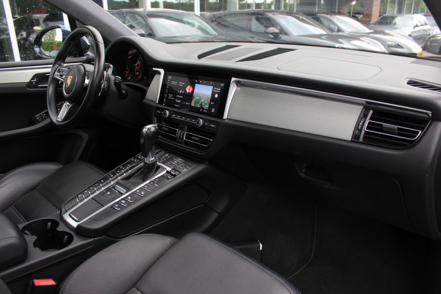 Porsche Macan 2.9 Turbo / Panoramadak / 360Camera / Standkachel / Luchtvering / Adaptieve Stoelen / Keyless / 21'' / Matrix LED / Bose / Sportdesign / Ventilatie+Verwarming / Dodehoek / DAB / ACC