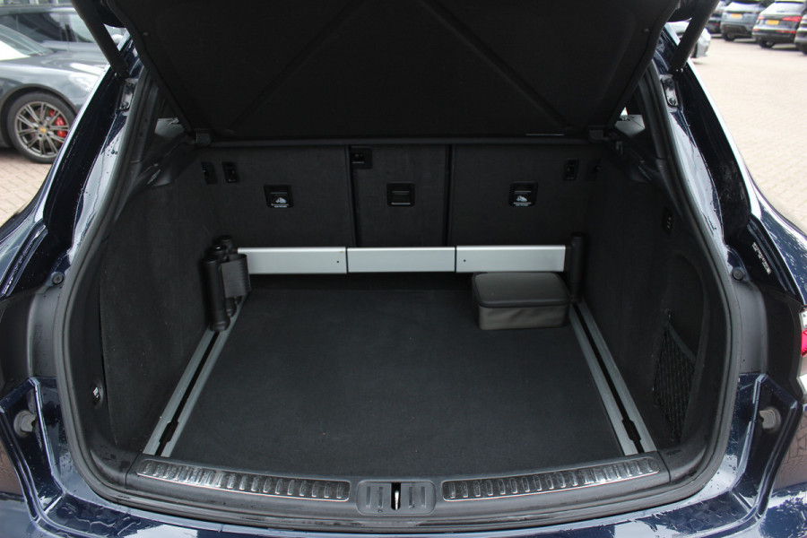 Porsche Macan 2.9 Turbo / Panoramadak / 360Camera / Standkachel / Luchtvering / Adaptieve Stoelen / Keyless / 21'' / Matrix LED / Bose / Sportdesign / Ventilatie+Verwarming / Dodehoek / DAB / ACC