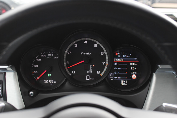 Porsche Macan 2.9 Turbo / Panoramadak / 360Camera / Standkachel / Luchtvering / Adaptieve Stoelen / Keyless / 21'' / Matrix LED / Bose / Sportdesign / Ventilatie+Verwarming / Dodehoek / DAB / ACC