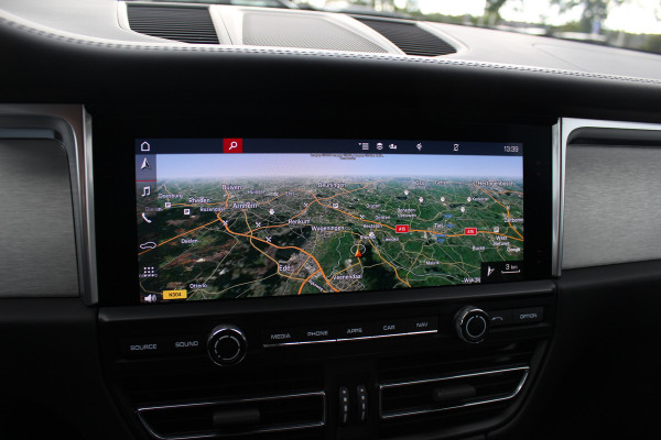Porsche Macan 2.9 Turbo / Panoramadak / 360Camera / Standkachel / Luchtvering / Adaptieve Stoelen / Keyless / 21'' / Matrix LED / Bose / Sportdesign / Ventilatie+Verwarming / Dodehoek / DAB / ACC