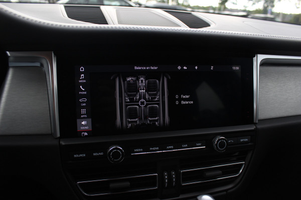 Porsche Macan 2.9 Turbo / Panoramadak / 360Camera / Standkachel / Luchtvering / Adaptieve Stoelen / Keyless / 21'' / Matrix LED / Bose / Sportdesign / Ventilatie+Verwarming / Dodehoek / DAB / ACC