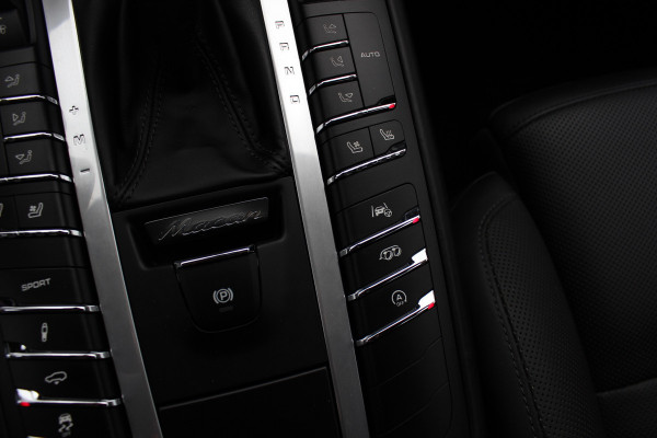 Porsche Macan 2.9 Turbo / Panoramadak / 360Camera / Standkachel / Luchtvering / Adaptieve Stoelen / Keyless / 21'' / Matrix LED / Bose / Sportdesign / Ventilatie+Verwarming / Dodehoek / DAB / ACC