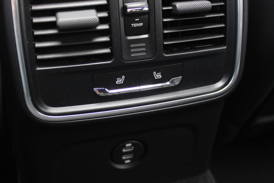 Porsche Macan 2.9 Turbo / Panoramadak / 360Camera / Standkachel / Luchtvering / Adaptieve Stoelen / Keyless / 21'' / Matrix LED / Bose / Sportdesign / Ventilatie+Verwarming / Dodehoek / DAB / ACC