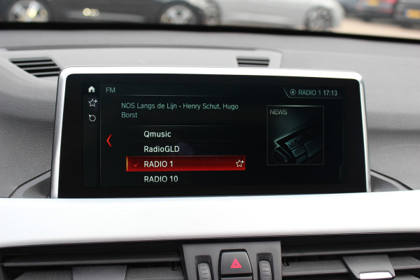 BMW X1 xDrive20i High Exe. M Sport 70.615 km! / Panoramadak / Camera / Head-up / Leder / Navigatie / 18'' / Stuur+Stoelverwarming / Cruise Control