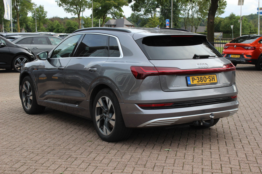 Audi e-tron e-tron 55 quattro advanced Pro Line Plus 95 kWh / SoH 95,6 % / Trekhaak / 360Camera / Luchtvering / Keyless / 20'' / CarPlay / Stoelverwarming / Dodehoek / DAB / ACC