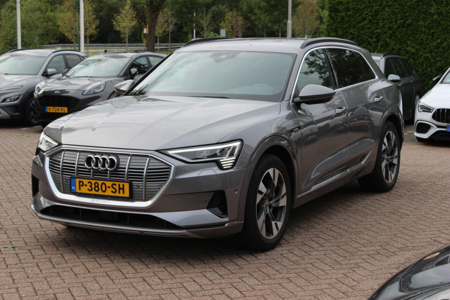 Audi e-tron e-tron 55 quattro advanced Pro Line Plus 95 kWh / SoH 95,6 % / Trekhaak / 360Camera / Luchtvering / Keyless / 20'' / CarPlay / Stoelverwarming / Dodehoek / DAB / ACC