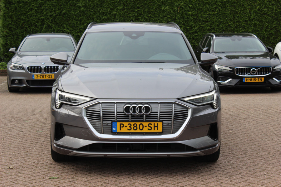 Audi e-tron e-tron 55 quattro advanced Pro Line Plus 95 kWh / SoH 95,6 % / Trekhaak / 360Camera / Luchtvering / Keyless / 20'' / CarPlay / Stoelverwarming / Dodehoek / DAB / ACC
