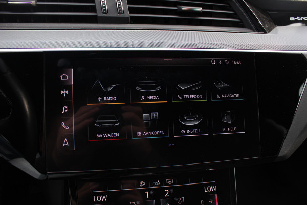 Audi e-tron e-tron 55 quattro advanced Pro Line Plus 95 kWh / SoH 95,6 % / Trekhaak / 360Camera / Luchtvering / Keyless / 20'' / CarPlay / Stoelverwarming / Dodehoek / DAB / ACC
