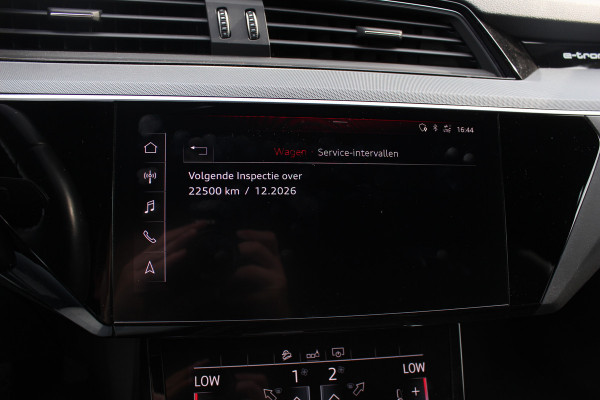 Audi e-tron e-tron 55 quattro advanced Pro Line Plus 95 kWh / SoH 95,6 % / Trekhaak / 360Camera / Luchtvering / Keyless / 20'' / CarPlay / Stoelverwarming / Dodehoek / DAB / ACC
