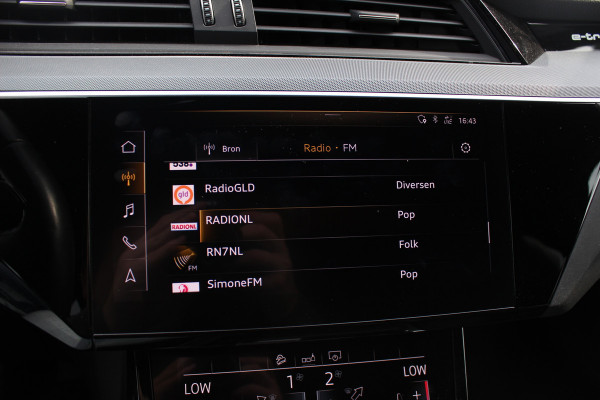 Audi e-tron e-tron 55 quattro advanced Pro Line Plus 95 kWh / SoH 95,6 % / Trekhaak / 360Camera / Luchtvering / Keyless / 20'' / CarPlay / Stoelverwarming / Dodehoek / DAB / ACC