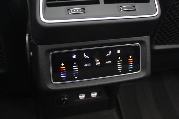 Audi e-tron e-tron 55 quattro advanced Pro Line Plus 95 kWh / SoH 95,6 % / Trekhaak / 360Camera / Luchtvering / Keyless / 20'' / CarPlay / Stoelverwarming / Dodehoek / DAB / ACC