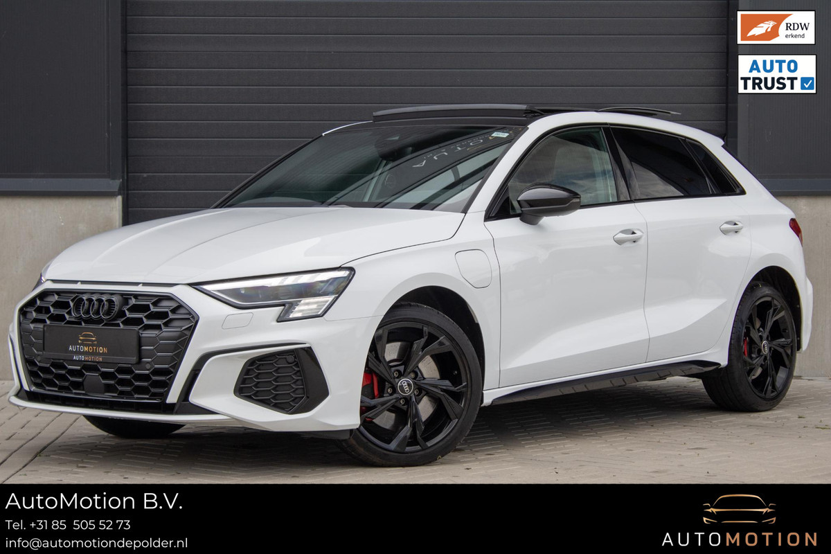 Audi A3 Sportback 45 TFSIe S line Competition PANO MAXTON MATRIX CAMERA KEYLESS