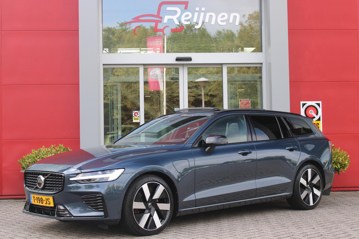 Volvo V60 2.0 T6 Plug-in hybrid 350PK AWD PLUS DARK | LONG RANGE | PANORAMISCH SCHUIF/KANTELDAK | NAVIGATIE VIA GOOGLE AUTO | APPLE CARPLAY / ANDROID AUTO | FULL-LED KOPLAMPEN | 125319" 6-SPAAKS BLACK / DIAMOND CUT VELGEN | LEDEREN BEKLEDING | POWER SEATS - BESTUURDERS- EN PASSAGIERSSTOEL ELEKTRISCHVERSTELBAAR MET GEHEUGEN, ELEKTRISCH VERSTELBARE  ZITVERLENGERS /LENDESTEUN VIERVOUDIG | STOEL- EN ACHTERBANKVERWARMING | STUURVERWARMING | PARKEERVERWARMING MET TIMER (STANDKACHEL) | ACHTERUIRIJ CAMERA | EXTRA GETINTE ACHTERRUITEN | ELEKTRISCH BEDIENBARE ACHTERKLEP | ELEKTRISCH INKLA