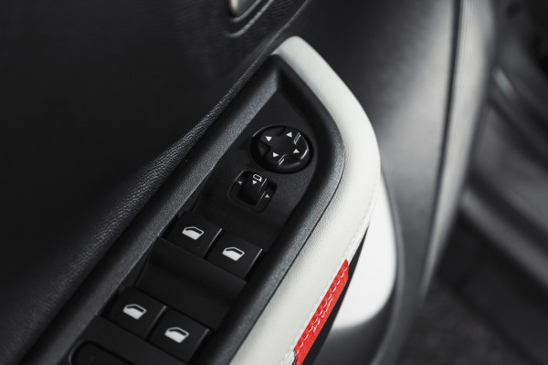 Citroën C3 Aircross 1.2 Hybrid 145pk Max 7-pers | Dig. Cockpit | Cruise | PDC | Camera | NAV + App. Connect | ECC | LM 17" | 8645