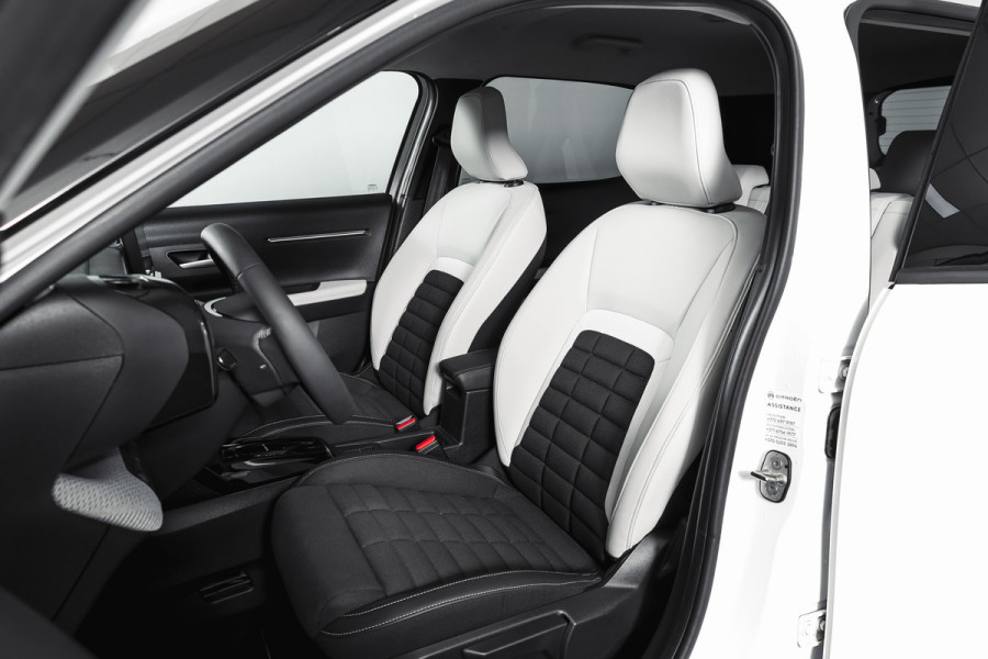 Citroën C3 Aircross 1.2 Hybrid 145pk Max 7-pers | Dig. Cockpit | Cruise | PDC | Camera | NAV + App. Connect | ECC | LM 17" | 8693