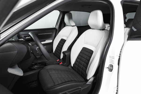 Citroën C3 Aircross 1.2 Hybrid 145pk Max 7-pers | Dig. Cockpit | Cruise | PDC | Camera | NAV + App. Connect | ECC | LM 17" | 8693