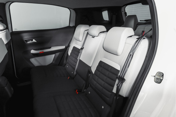Citroën C3 Aircross 1.2 Hybrid 145pk Max 7-pers | Dig. Cockpit | Cruise | PDC | Camera | NAV + App. Connect | ECC | LM 17" | 8693