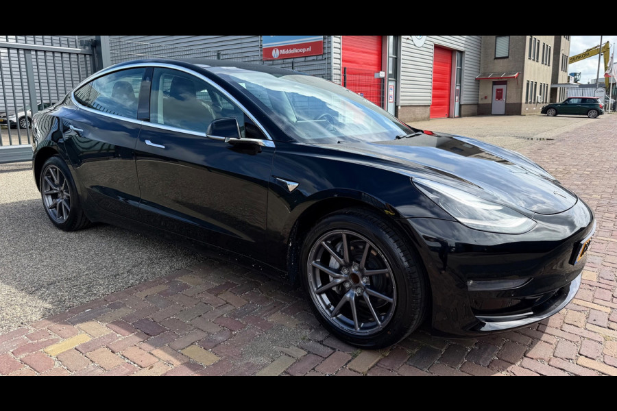 Tesla Model 3 Standard RWD Plus 60 kWh