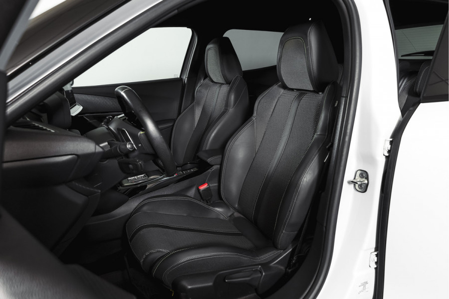 Peugeot 2008 1.2 PureTech 130 GT 131 PK | Dig. Cockpit | Adapt. Cruise | PDC | Camera | NAV + App. Connect | ECC | LM 17" |