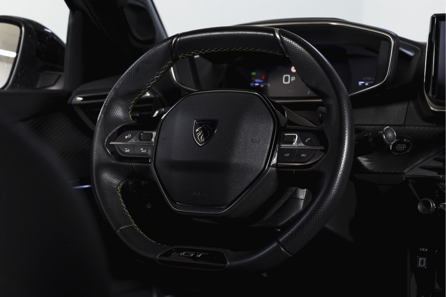 Peugeot 2008 1.2 PureTech 130 GT 131 PK | Dig. Cockpit | Adapt. Cruise | PDC | Camera | NAV + App. Connect | ECC | LM 17" |