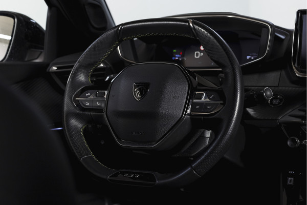Peugeot 2008 1.2 PureTech 130 GT 131 PK | Dig. Cockpit | Adapt. Cruise | PDC | Camera | NAV + App. Connect | ECC | LM 17" |