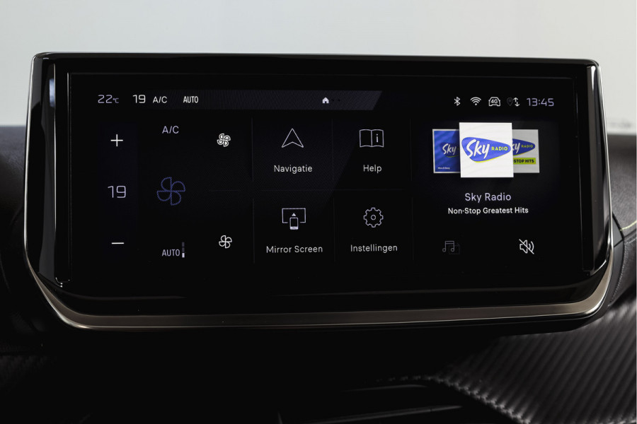 Peugeot 2008 1.2 PureTech 130 GT 131 PK | Dig. Cockpit | Adapt. Cruise | PDC | Camera | NAV + App. Connect | ECC | LM 17" |