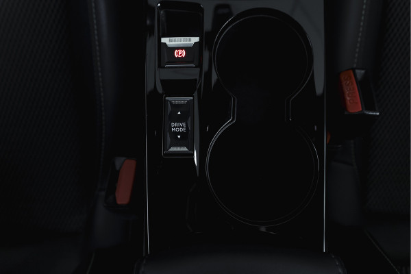 Peugeot 2008 1.2 PureTech 130 GT 131 PK | Dig. Cockpit | Adapt. Cruise | PDC | Camera | NAV + App. Connect | ECC | LM 17" |