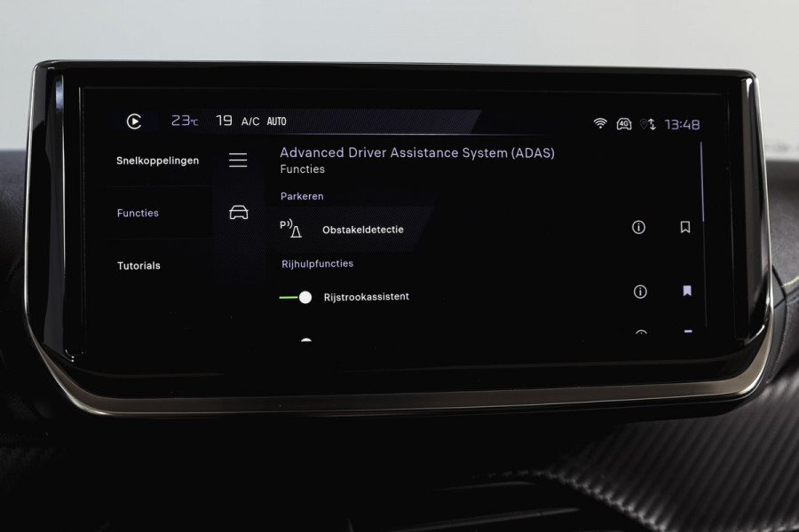 Peugeot 2008 1.2 PureTech 130 GT 131 PK | Dig. Cockpit | Adapt. Cruise | PDC | Camera | NAV + App. Connect | ECC | LM 17" |
