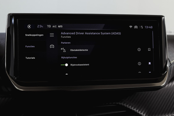 Peugeot 2008 1.2 PureTech 130 GT 131 PK | Dig. Cockpit | Adapt. Cruise | PDC | Camera | NAV + App. Connect | ECC | LM 17" |