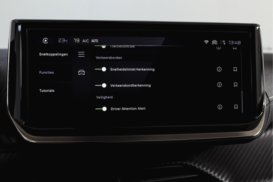 Peugeot 2008 1.2 PureTech 130 GT 131 PK | Dig. Cockpit | Adapt. Cruise | PDC | Camera | NAV + App. Connect | ECC | LM 17" |