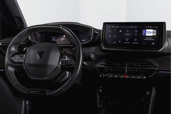 Peugeot 2008 1.2 PureTech 130 GT 131 PK | Dig. Cockpit | Adapt. Cruise | PDC | Camera | NAV + App. Connect | ECC | LM 17" |
