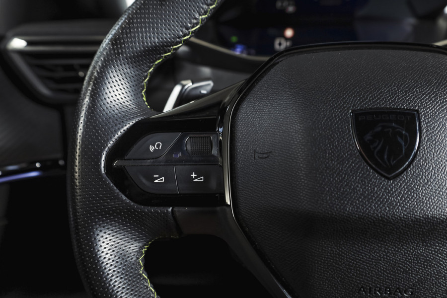 Peugeot 2008 1.2 PureTech 130 GT 131 PK | Dig. Cockpit | Adapt. Cruise | PDC | Camera | NAV + App. Connect | ECC | LM 17" |