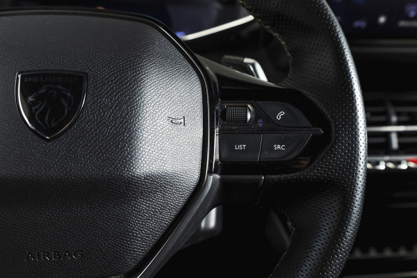 Peugeot 2008 1.2 PureTech 130 GT 131 PK | Dig. Cockpit | Adapt. Cruise | PDC | Camera | NAV + App. Connect | ECC | LM 17" |