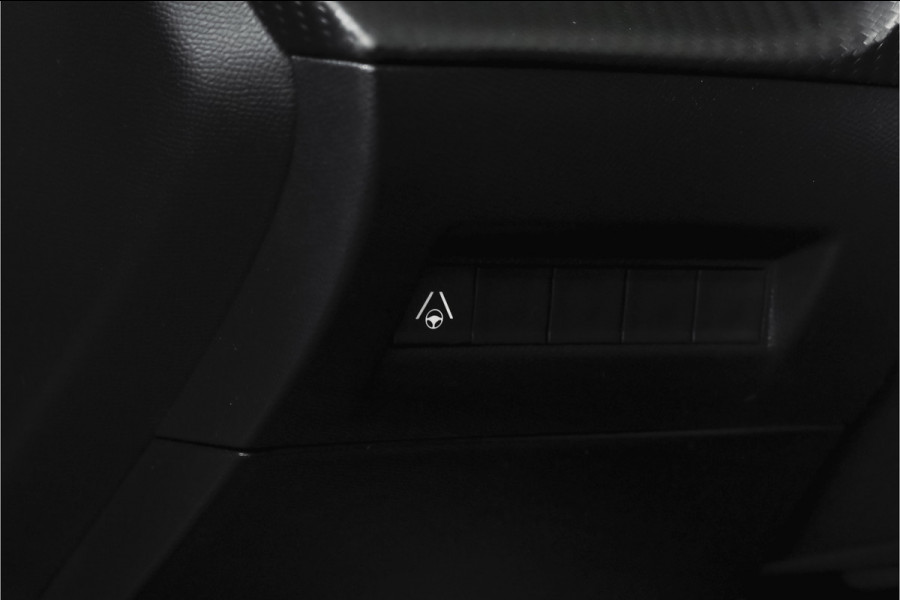 Peugeot 2008 1.2 PureTech 130 GT 131 PK | Dig. Cockpit | Adapt. Cruise | PDC | Camera | NAV + App. Connect | ECC | LM 17" |