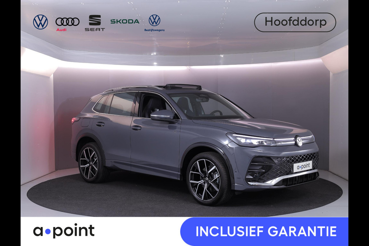 Volkswagen Tiguan 1.5 eHybrid R-Line Edition 272 pk Automaat (DSG) | Navigatie via App | Panoramadak | Trekhaak (wegklapbaar) | Parkeersensoren (Park assist) | Achteruitrijcamera | Keyless | R-Line |