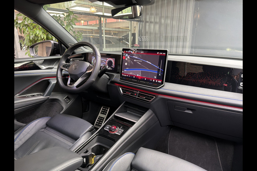 Volkswagen Tiguan 1.5 eHybrid 272PK DSG R-LINE SPORT LEDER/HARMAN-KARDON/PANORAMADAK