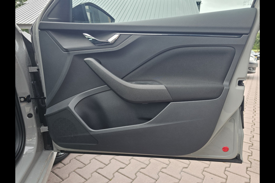 Škoda Kamiq 1.5 TSI ACT Sport Business | Automaat | Pano | Trekhaak | Black pack | Elek. achterklep | App-connect | Lane Assist | Sunset |