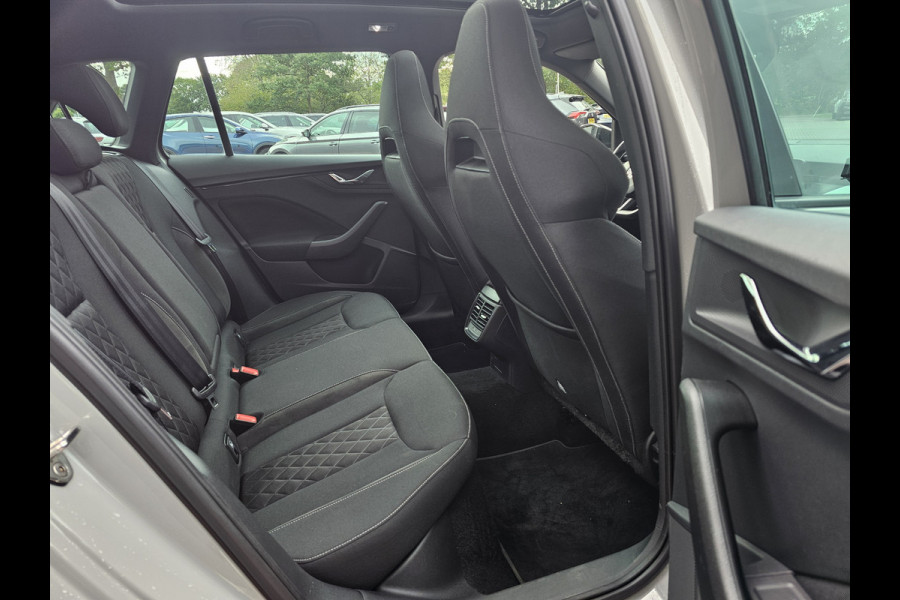 Škoda Kamiq 1.5 TSI ACT Sport Business | Automaat | Pano | Trekhaak | Black pack | Elek. achterklep | App-connect | Lane Assist | Sunset |