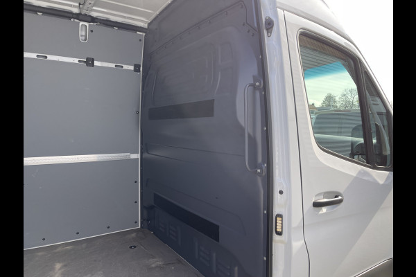 Mercedes-Benz Sprinter 317 1.9 CDI 170pk L3H2 RWD Functional / rijklaar € 32.950 ex btw / lease vanaf € 893 / trekhaak + opstap achter / 270 graden deuren / achteruit rijcamera !