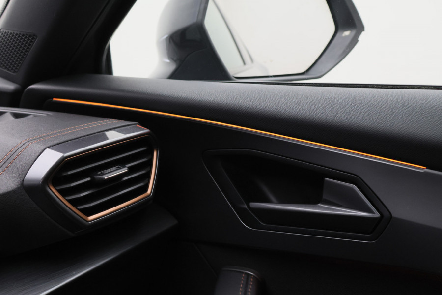 CUPRA Formentor 1.4 e-Hybrid Adrenaline SOH 97%, LED, ACC, Keyless, Navigatie, 19", PDC