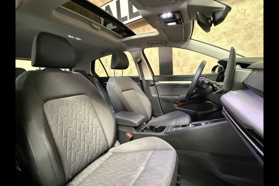 Volkswagen Golf 1.5 eTSI Life Edition