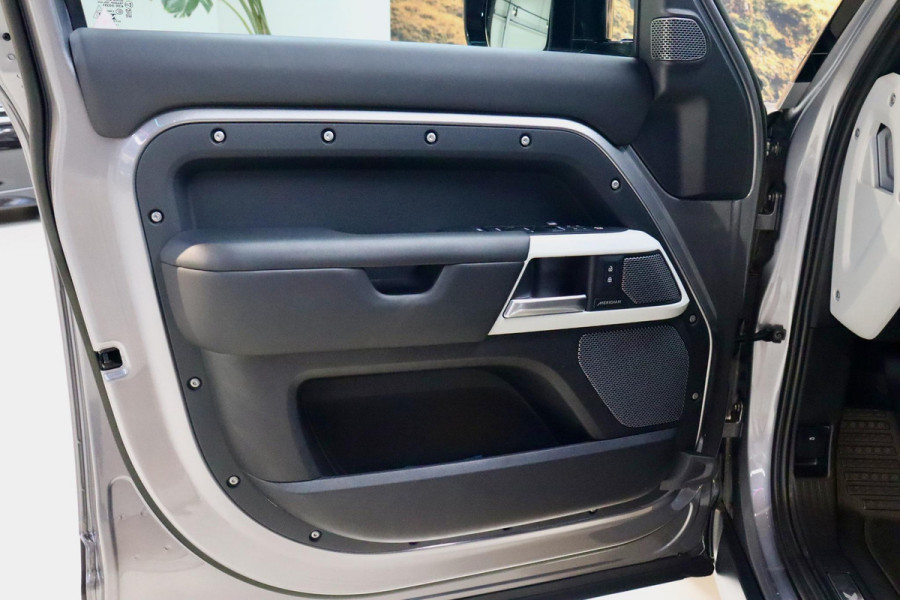 Land Rover Defender P400e 110 X-Dynamic HSE Gr.NAV|PANO|TrkHk|VOL