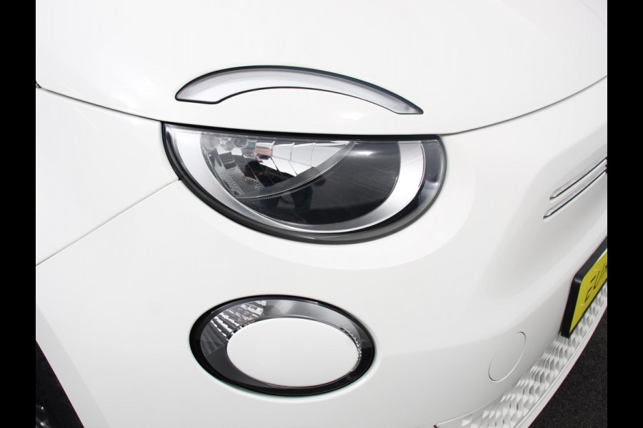 Fiat 500E Icon 42 kWh Automaat Climate control Cruise control Achteruitrijcamera Navigatie Apple Carplay/ Android Auto Keyless