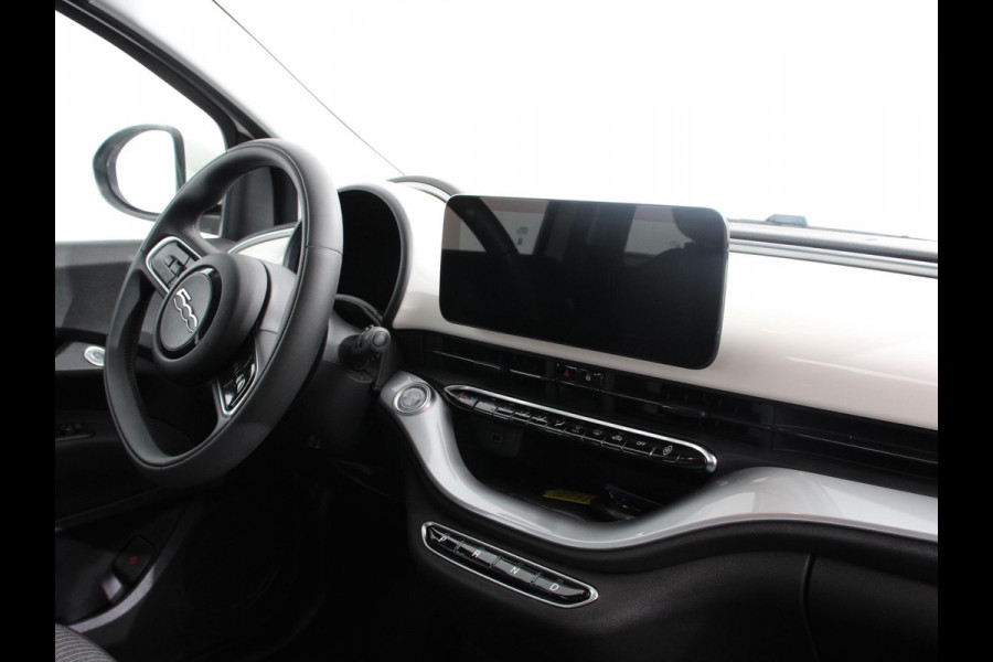 Fiat 500E Icon 42 kWh Automaat Climate control Cruise control Achteruitrijcamera Navigatie Apple Carplay/ Android Auto Keyless