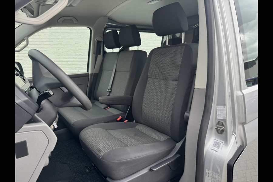 Volkswagen Transporter 2.0 TDI L2H1 30 DC Highline Automaat Trekhaak Navigatie Carplay Cruise Pdc