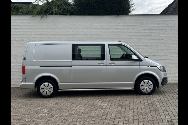 Volkswagen Transporter 2.0 TDI L2H1 30 DC Highline Automaat Trekhaak Navigatie Carplay Cruise Pdc