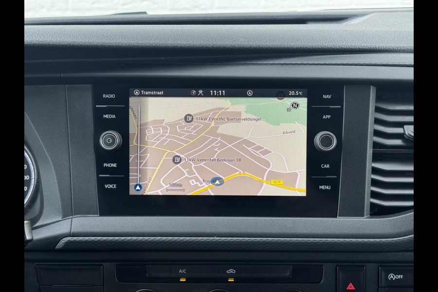 Volkswagen Transporter 2.0 TDI L2H1 30 DC Highline Automaat Trekhaak Navigatie Carplay Cruise Pdc