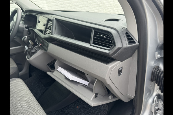Volkswagen Transporter 2.0 TDI L2H1 30 DC Highline Automaat Trekhaak Navigatie Carplay Cruise Pdc